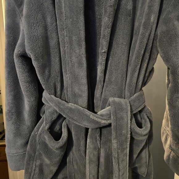 Cozy Gray Bathrobe - Picture 5 of 5